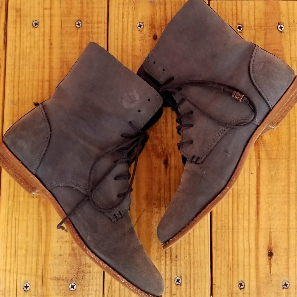 olukai • o laila boots